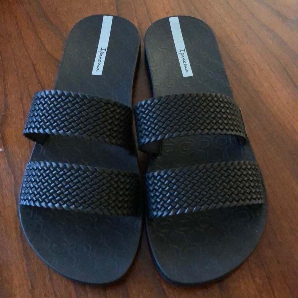 Ipanema rubber slips ons